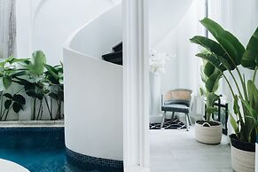 Luxurious 3BR Villa Muzo with Pool by Azure near W