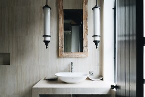 Luxurious 3BR Villa Muzo with Pool by Azure near W