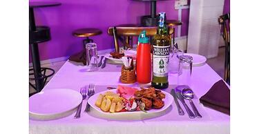 Two Oceans Hotel-Voi
