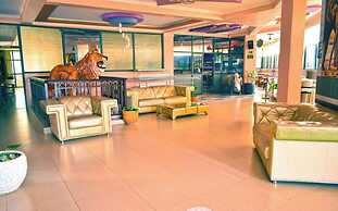 Two Oceans Hotel-Voi