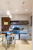 AR Suites Jewels Royale