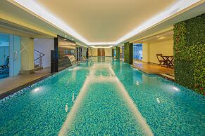 AR Suites Jewels Royale