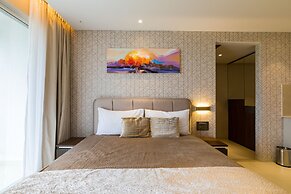 AR Suites Jewels Royale