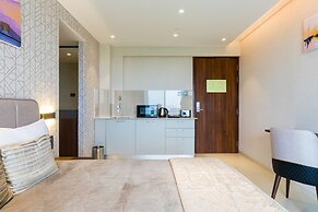 AR Suites Jewels Royale