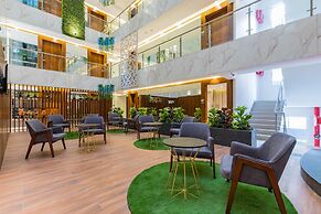 AR Suites Jewels Royale