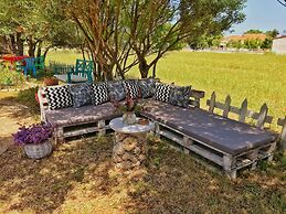 Tenedos Tatil Odaları