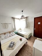 Tenedos Tatil Odaları