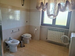 Immaculate 4-bed House in Cassino Villa Aurora