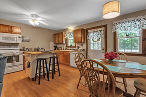 Cozy Bungalow Just Minutes From Mystic, Westerly Beaches, Boating And