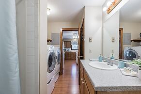 Cozy Bungalow Just Minutes From Mystic, Westerly Beaches, Boating And