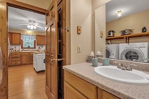 Cozy Bungalow Just Minutes From Mystic, Westerly Beaches, Boating And