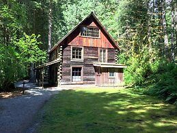 73sw - Wood Fireplace - Wifi - Views - Sleeps 6 2 Bedroom Home by Reda