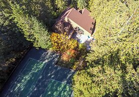 73sw - Wood Fireplace - Wifi - Views - Sleeps 6 2 Bedroom Home by Reda