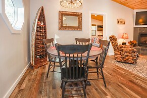 Comet's Cabin 3 Bedroom Home by RedAwning