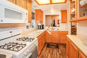 Comet's Cabin 3 Bedroom Home by RedAwning