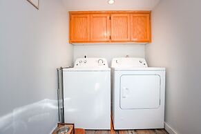 Comet's Cabin 3 Bedroom Home by RedAwning