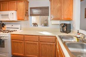 Comet's Cabin 3 Bedroom Home by RedAwning