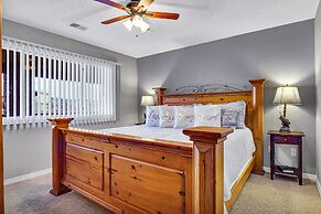 Pointe Of View 2 Bedroom Condo by RedAwning