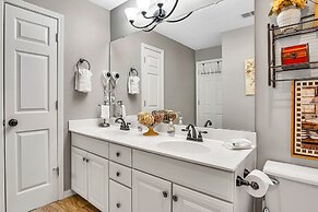 Pointe Of View 2 Bedroom Condo by RedAwning