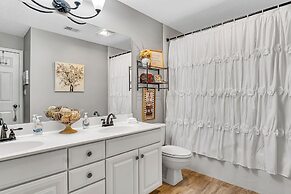 Pointe Of View 2 Bedroom Condo by RedAwning