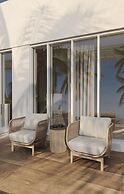 So White Club Resort