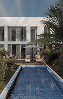 So White Club Resort