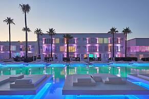 So White Club Resort