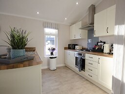 Hollicarrs - Bluebell Lodge