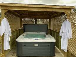 Hollicarrs - Bluebell Lodge