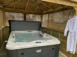 Hollicarrs - Bluebell Lodge