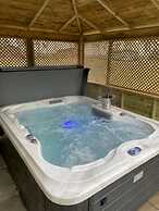 Hollicarrs - Bluebell Lodge