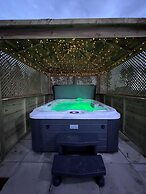 Hollicarrs - Bluebell Lodge