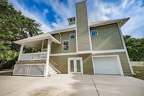 Key West Style Vacation Home with Pool