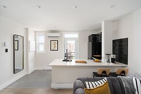 François-Denis Apartments