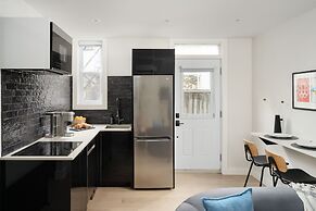 François-Denis Apartments