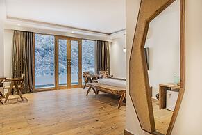 Echor Palm Bliss Riverside Resort & Spa Kasol