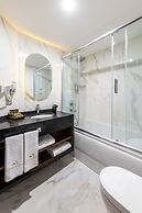 Aprilis Deluxe Hotel