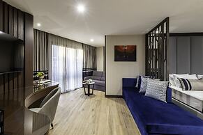 Aprilis Deluxe Hotel