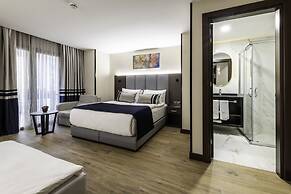 Aprilis Deluxe Hotel