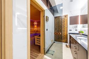 Aprilis Deluxe Hotel