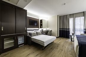 Aprilis Deluxe Hotel