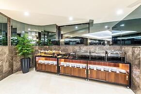 Aprilis Deluxe Hotel