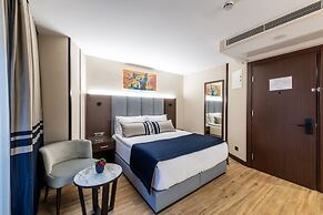 Aprilis Deluxe Hotel