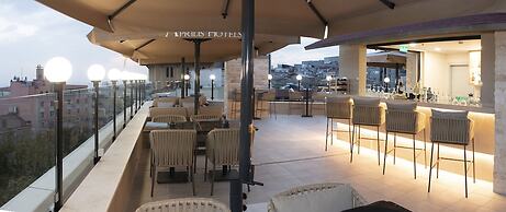 Aprilis Deluxe Hotel