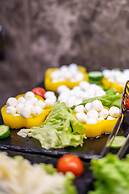 Aprilis Deluxe Hotel