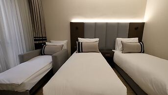 Aprilis Deluxe Hotel