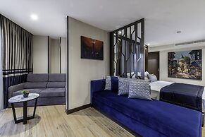 Aprilis Deluxe Hotel