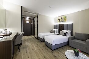 Aprilis Deluxe Hotel