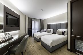 Aprilis Deluxe Hotel