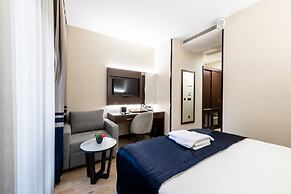 Aprilis Deluxe Hotel